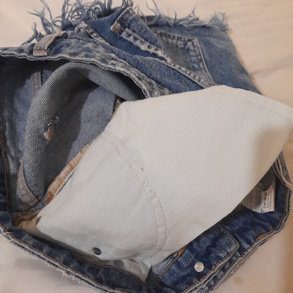 ● ZARA | High Waisted Ripped Distressed Demin Short - Picture 9 of 16